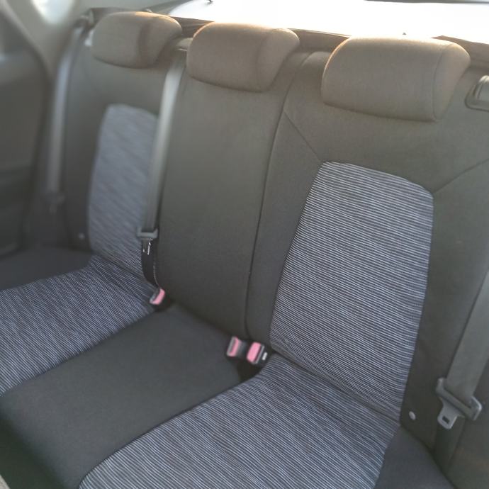Kia Ceed (cee'd) 1,4 LX, fotografija 10