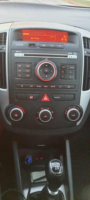 Kia Ceed (cee'd) 1,4, registrirana do 9.tog 2027!!, fotografija 16