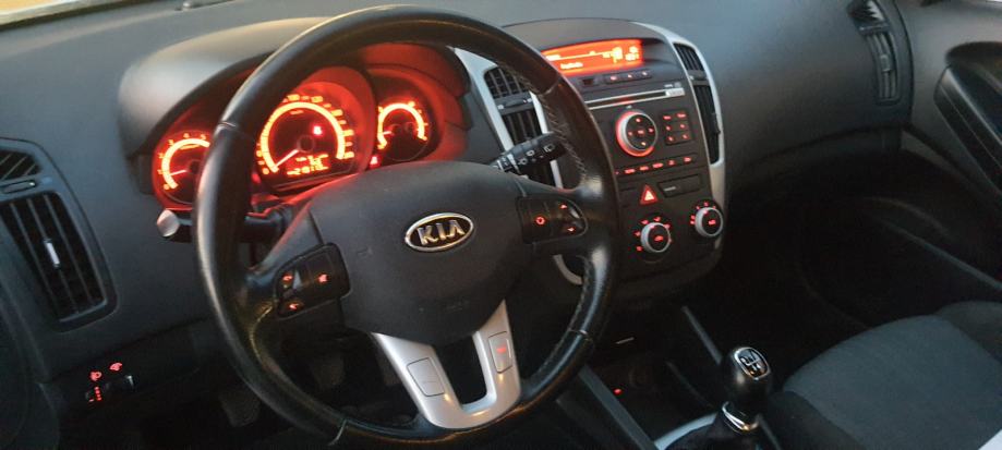Kia Ceed (cee'd) 1,4, registrirana do 9.tog 2027!!, fotografija 7
