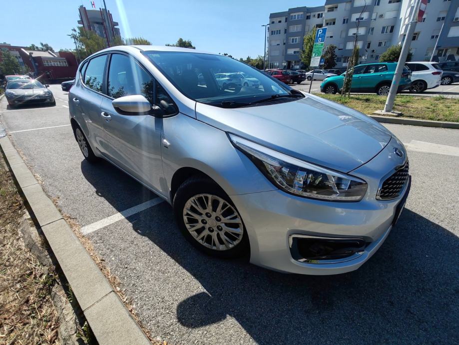 Kia Ceed 1.4 16V/2018.god./127.000km/reg:8./2027./najbolji motor-lanac, fotografija 6