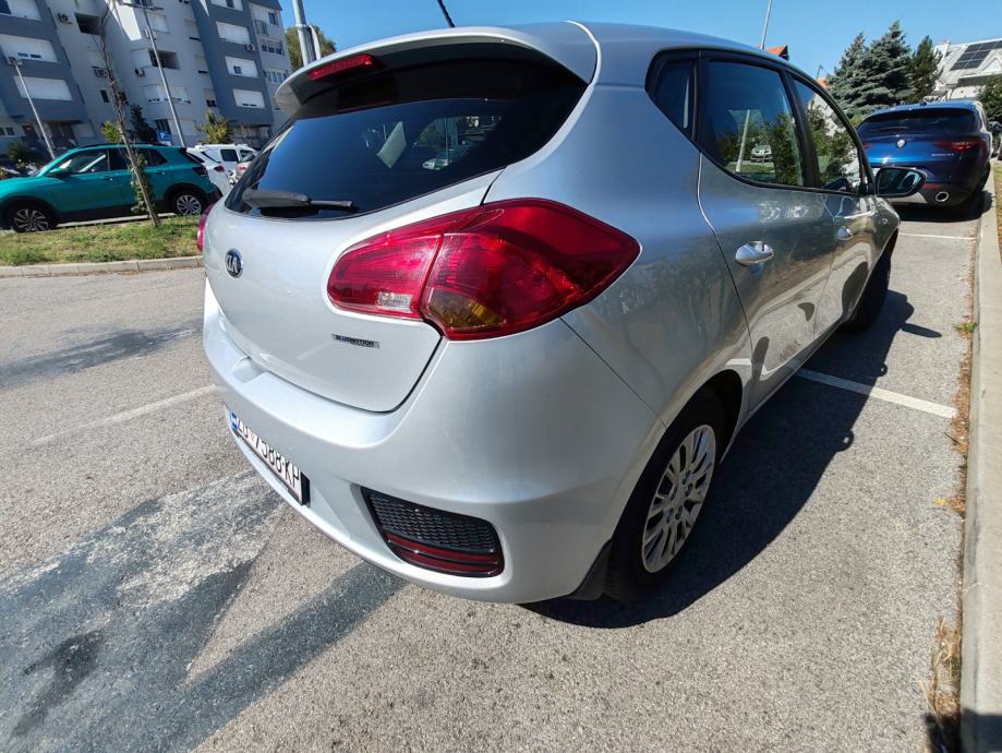 Kia Ceed 1.4 16V/2018.god./127.000km/reg:8./2027./najbolji motor-lanac, fotografija 8
