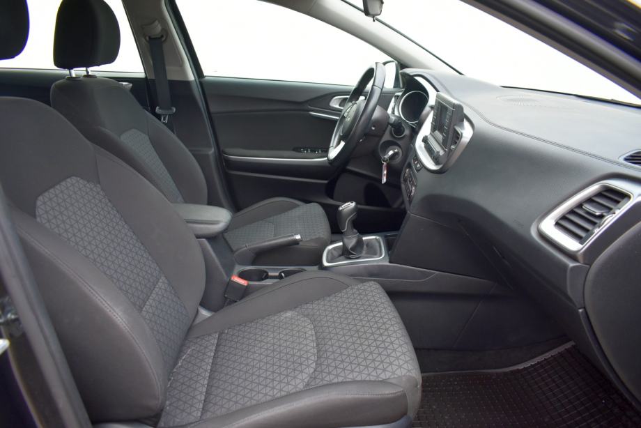 Kia Ceed 1.5 T-GDI LX Urban *HR* 1.VLASNIK,TVORNIČKO JAMSTVO, pogled izvana - slika 5