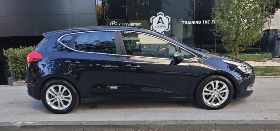 Kia Ceed (cee'd) 1,6 CRDi EX, Kamera, Navig.. Webasto, Keylless-goo, fotografija 5
