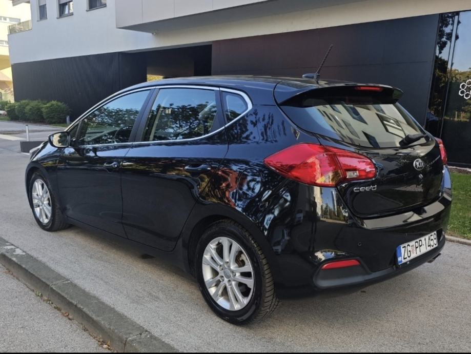 Kia Ceed (cee'd) 1,6 CRDi EX, Kamera, Navig.. Webasto, Keylless-goo, fotografija 6