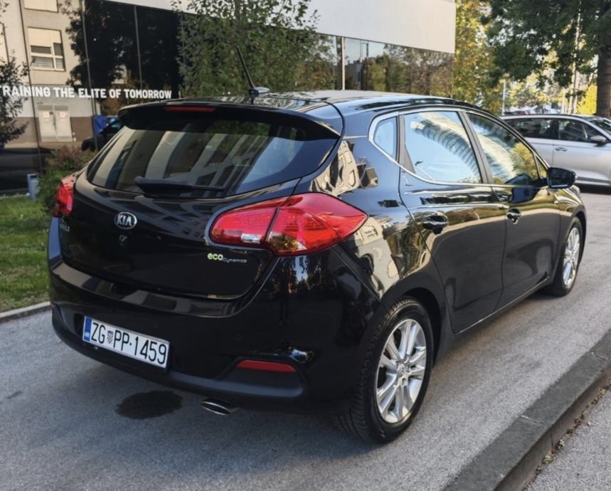 Kia Ceed (cee'd) 1,6 CRDi EX, Kamera, Navig.. Webasto, Keylless-goo, fotografija 2