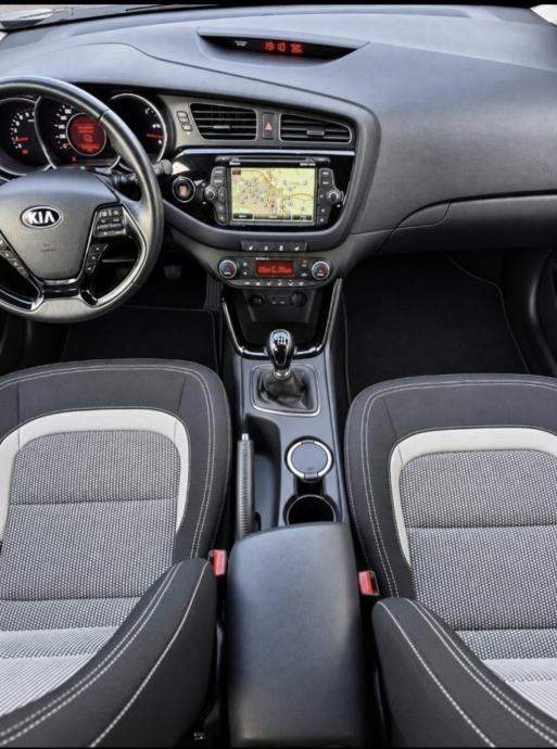 Kia Ceed (cee'd) 1,6 CRDi EX, Kamera, Navig.. Webasto, Keylless-goo, fotografija 9