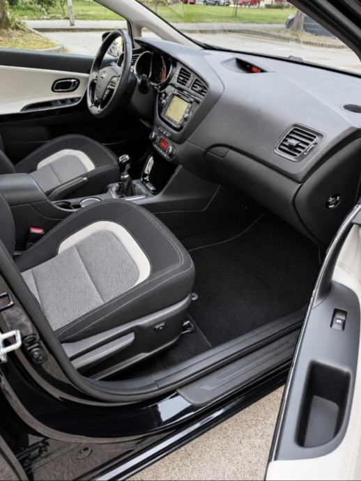 Kia Ceed (cee'd) 1,6 CRDi EX, Kamera, Navig.. Webasto, Keylless-goo, fotografija 10