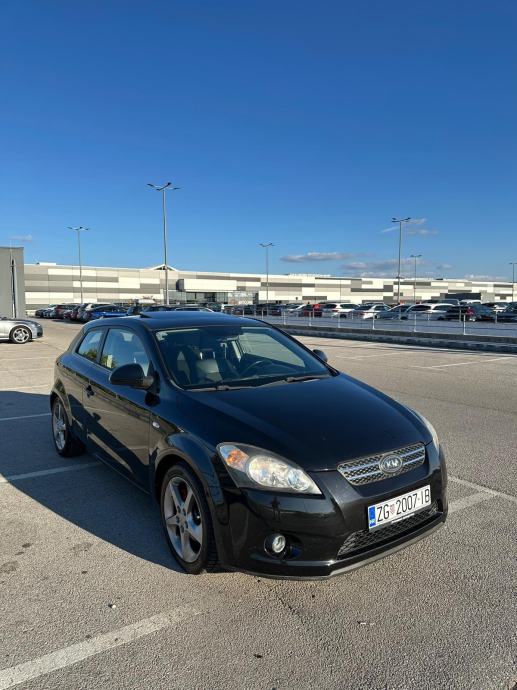 Kia Ceed (cee'd) 1,6 CRDi EX Sport, pogled izvana - slika 3