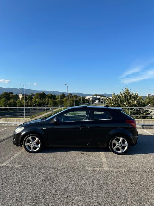 Kia Ceed (cee'd) 1,6 CRDi EX Sport, pogled izvana - slika 5