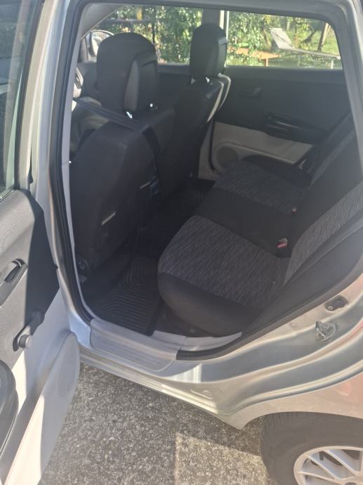 Kia Ceed (cee'd) 1,6 CRDi EX sportwagon Alu, fotografija 8