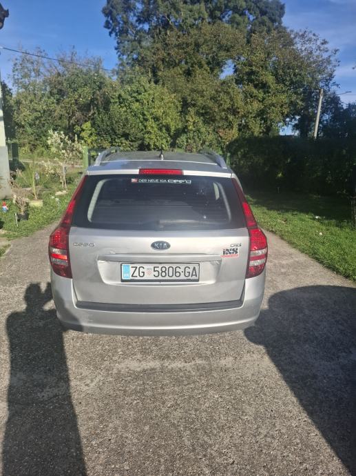 Kia Ceed (cee'd) 1,6 CRDi EX sportwagon Alu, fotografija 2