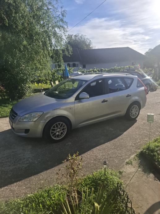 Kia Ceed (cee'd) 1,6 CRDi EX sportwagon Alu, fotografija 4