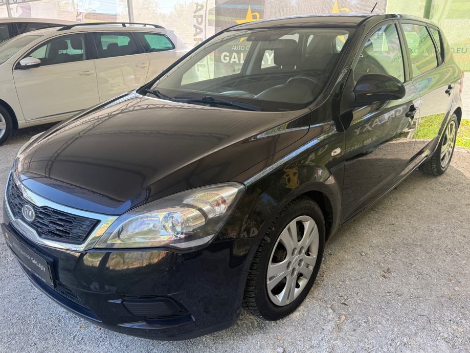 Kia Ceed (cee'd) 1,6 CRDi EX✅UREDNO STANJE✅, fotografija 2