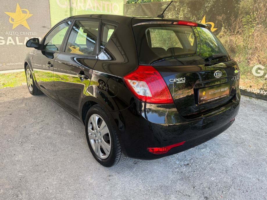 Kia Ceed (cee'd) 1,6 CRDi EX✅UREDNO STANJE✅, fotografija 9