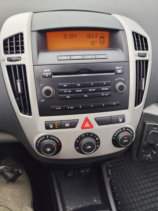 Kia Ceed 1,6 crdi ❗ full oprema ❗registriran 12/26❗, fotografija 9