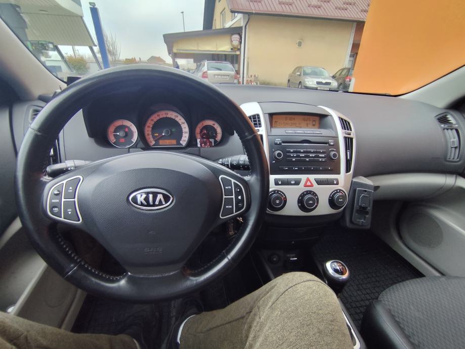 Kia Ceed 1,6 crdi ❗ full oprema ❗registriran 12/26❗, fotografija 8