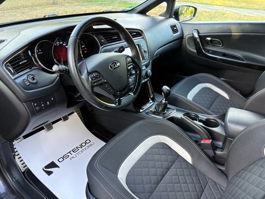 Kia Ceed 1,6 CRDi - GT Line, fotografija 10