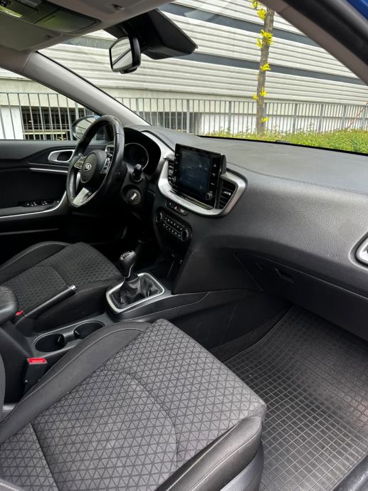 Kia Ceed (cee'd) 1,6 CRDI*Reg.god dana 10/2027*Odlično stanje*, fotografija 12