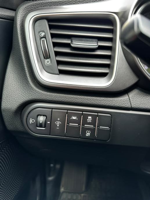 Kia Ceed (cee'd) 1,6 CRDI*Reg.god dana 10/2027*Odlično stanje*, fotografija 14
