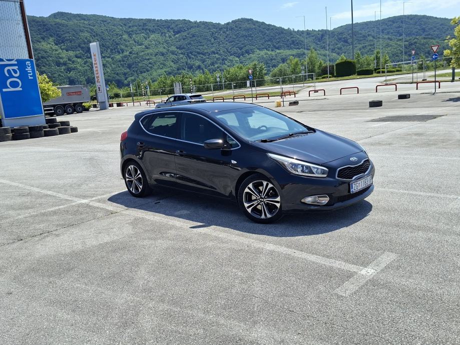 Kia Ceed (cee'd) 1,6 CRDi, fotografija 3