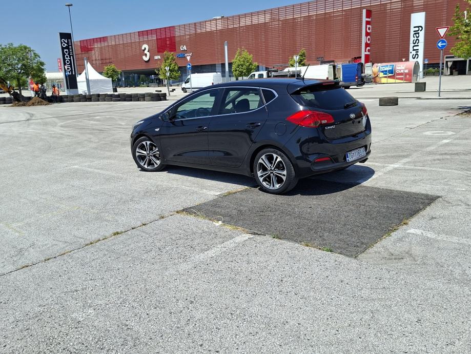 Kia Ceed (cee'd) 1,6 CRDi, fotografija 7