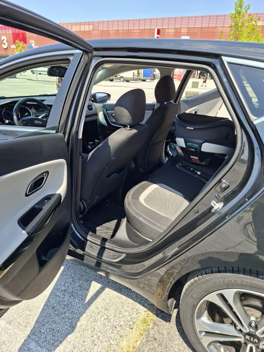 Kia Ceed (cee'd) 1,6 CRDi, fotografija 15