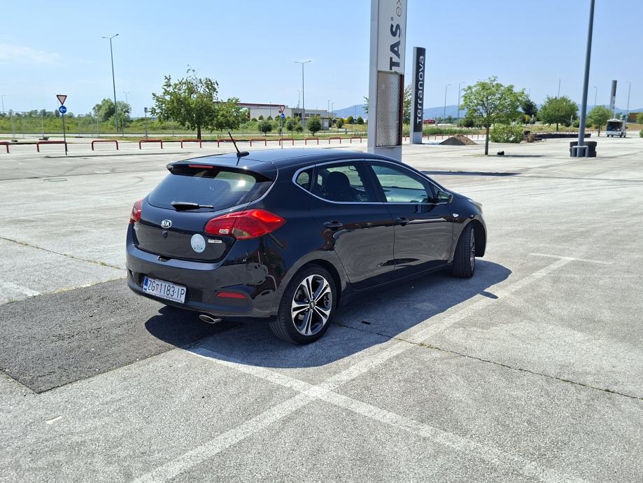 Kia Ceed (cee'd) 1,6 CRDi, fotografija 5