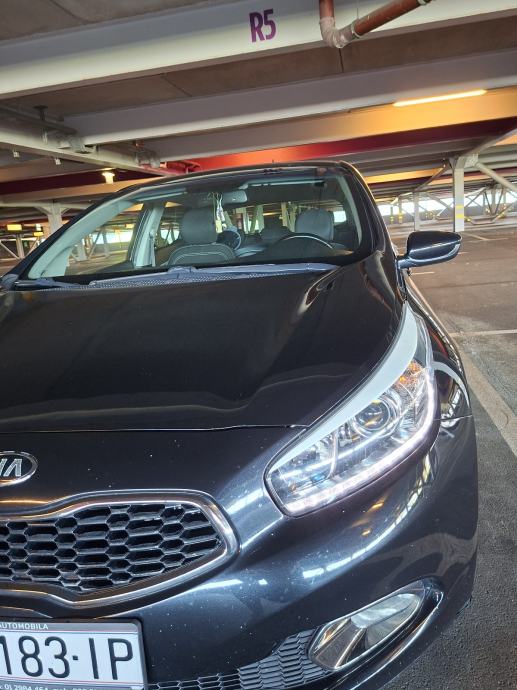 Kia Ceed (cee'd) 1,6 CRDi, fotografija 9