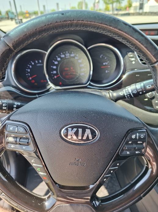 Kia Ceed (cee'd) 1,6 CRDi, fotografija 18