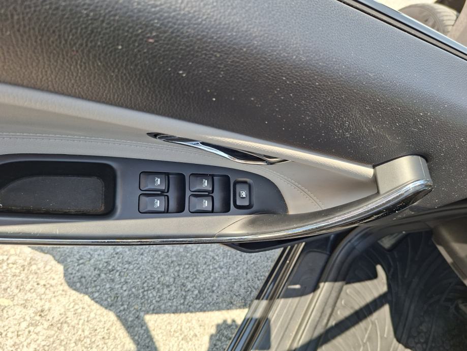 Kia Ceed (cee'd) 1,6 CRDi, fotografija 16