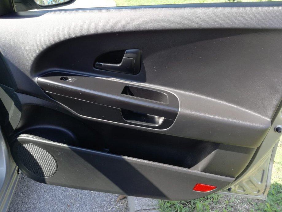 Kia Ceed (cee'd) 1,6 CRDi, fotografija 15