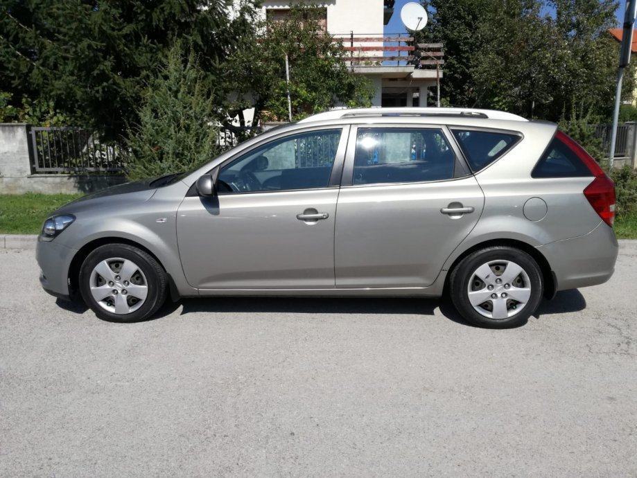 Kia Ceed (cee'd) 1,6 CRDi, fotografija 9