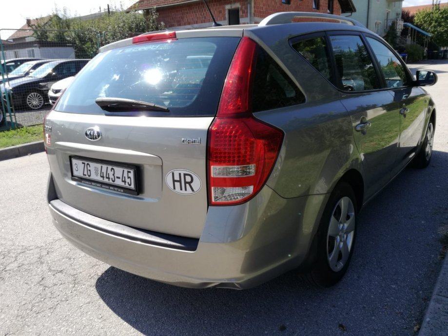 Kia Ceed (cee'd) 1,6 CRDi, fotografija 14