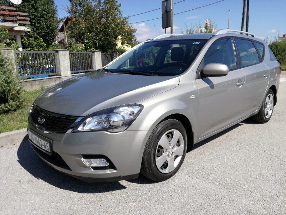 Kia Ceed (cee'd) 1,6 CRDi, fotografija 2