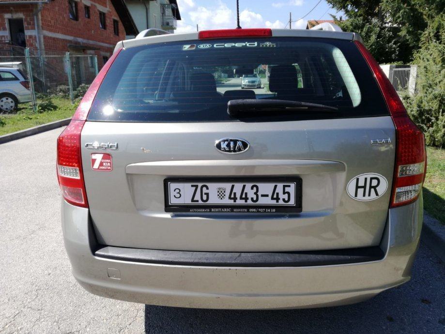 Kia Ceed (cee'd) 1,6 CRDi, fotografija 7