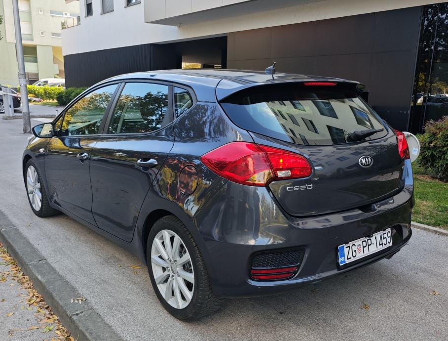Kia Ceed 1,6 CRDi, kamera, navig, kao NOV, fotografija 2