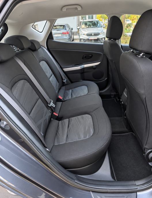 Kia Ceed 1,6 CRDi, kamera, navig, kao NOV, fotografija 12