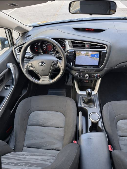 Kia Ceed 1,6 CRDi, kamera, navig, kao NOV, fotografija 8