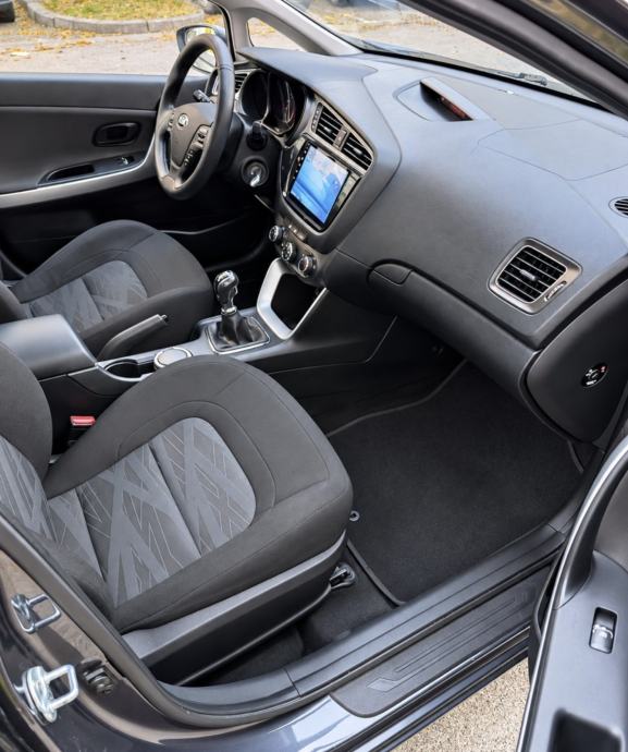 Kia Ceed 1,6 CRDi, kamera, navig, kao NOV, fotografija 10