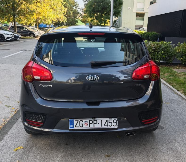 Kia Ceed 1,6 CRDi, kamera, navig, kao NOV, fotografija 19