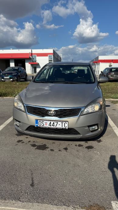 Kia Ceed (cee'd) 1,6 EX Alu, fotografija 2
