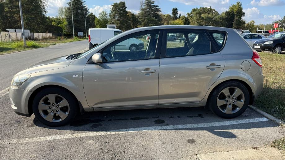 Kia Ceed (cee'd) 1,6 EX Alu, fotografija 3