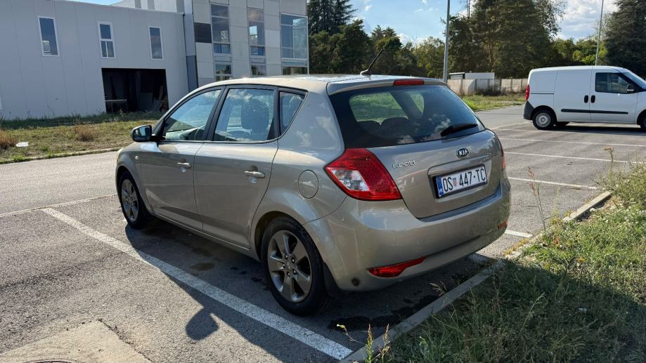Kia Ceed (cee'd) 1,6 EX Alu, fotografija 4