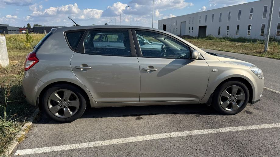 Kia Ceed (cee'd) 1,6 EX Alu, fotografija 8