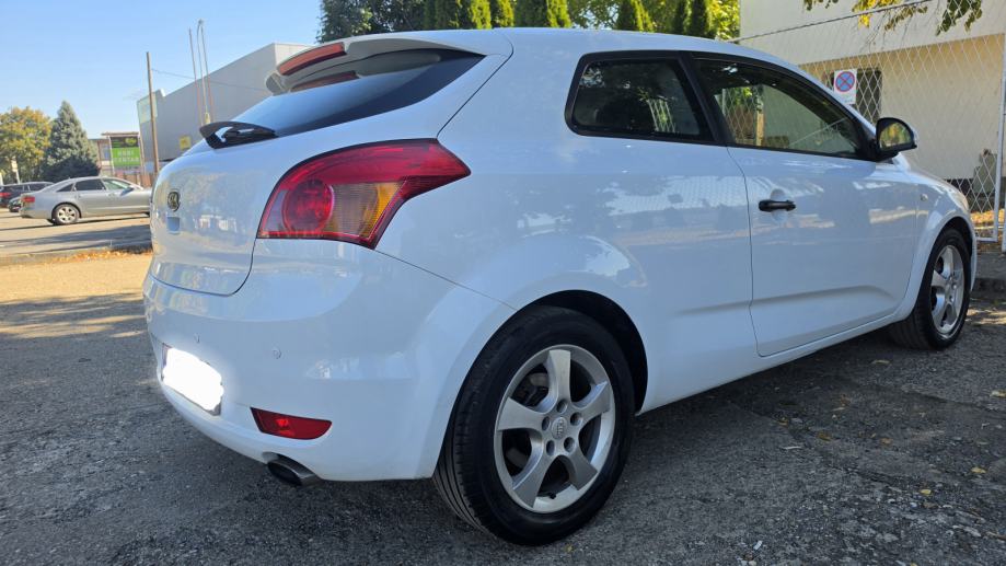 Kia Ceed (cee'd) 1,6 ---PLIN---ZAMJENA SKUPLJE/JEFTINIJE, fotografija 13
