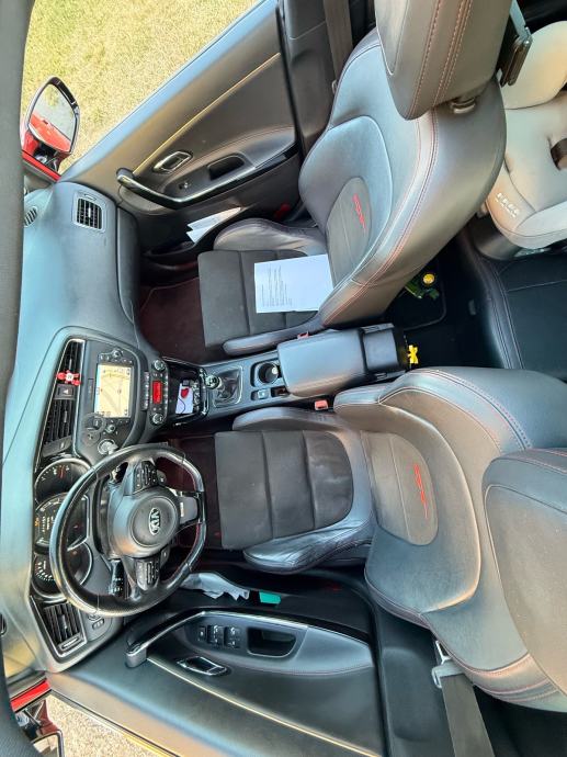 Kia Ceed (cee'd) 1,6 T- GDI GT, fotografija 2