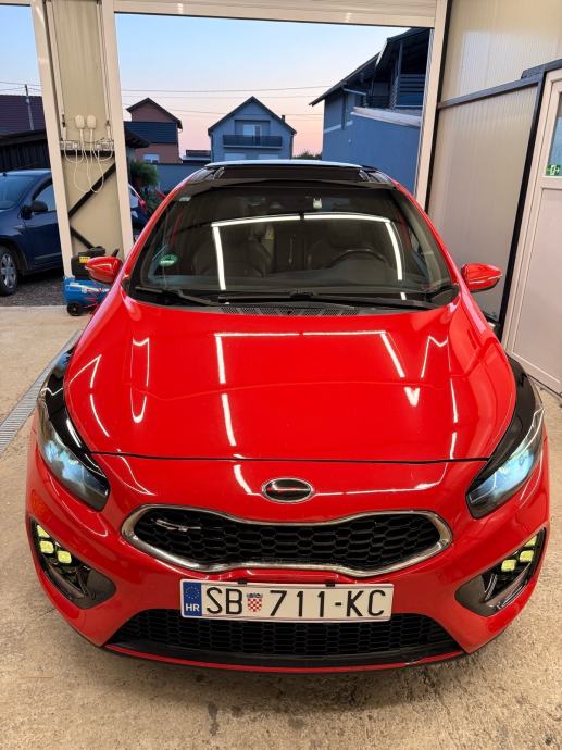 Kia Ceed (cee'd) 1,6 T- GDI GT, fotografija 5