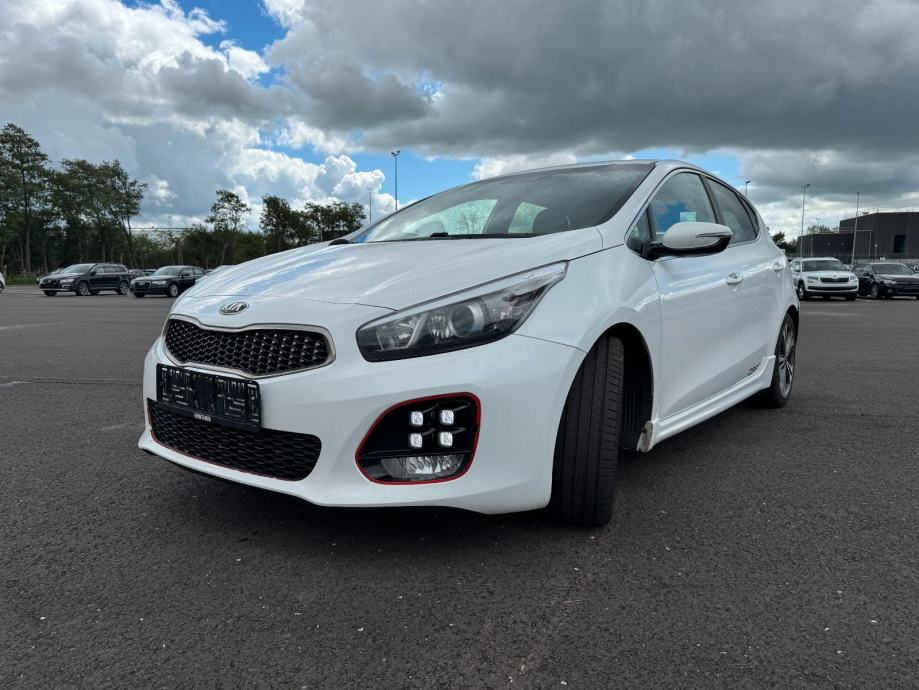 Kia Ceed (cee'd) Sportswagon 1,6 CRDi automatik, fotografija 2