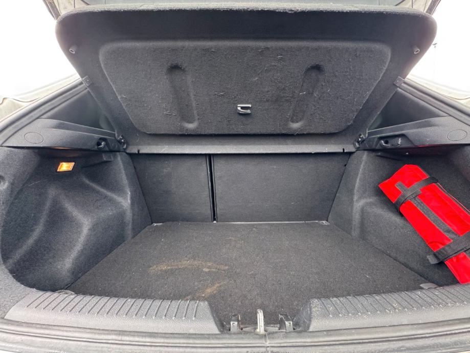 Kia Ceed (cee'd) Sportswagon 1,6 CRDi automatik, fotografija 14