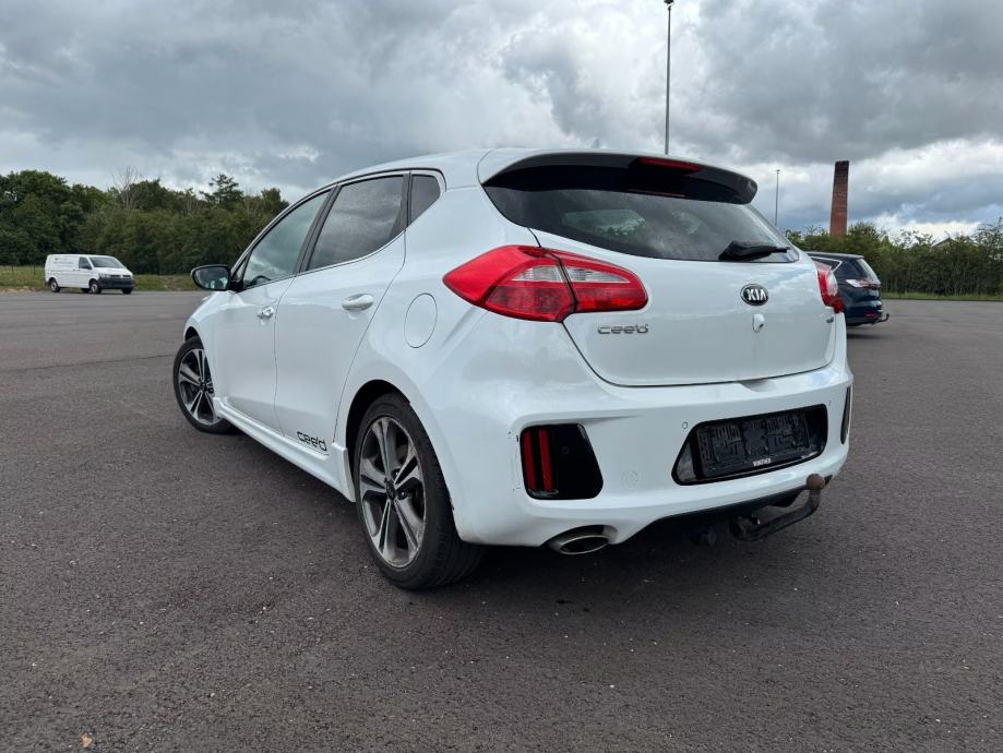 Kia Ceed (cee'd) Sportswagon 1,6 CRDi automatik, fotografija 13